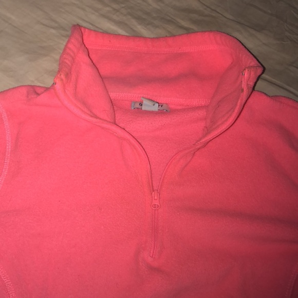 Small workout fleece (WOMENS) - Picture 2 of 3
